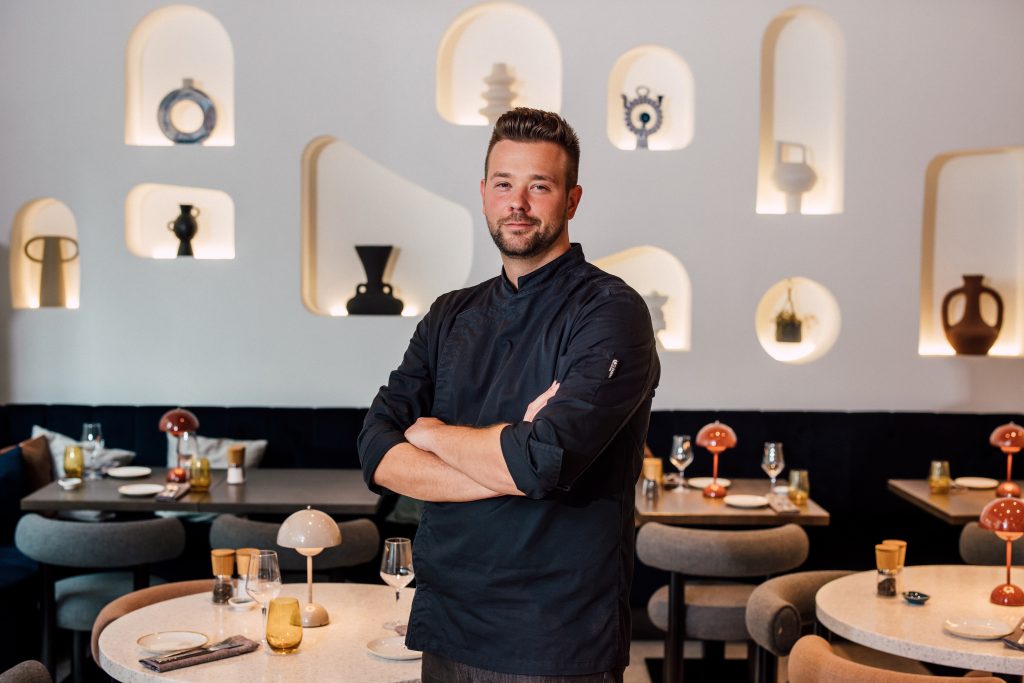 Hausspezialität Wolfsbarsch in Salzkruste